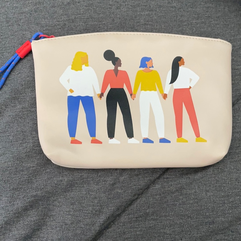 Ipsy women’s makeup bag